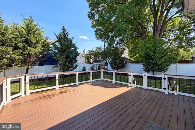 909 19TH ST S, Arlington, VA 22202