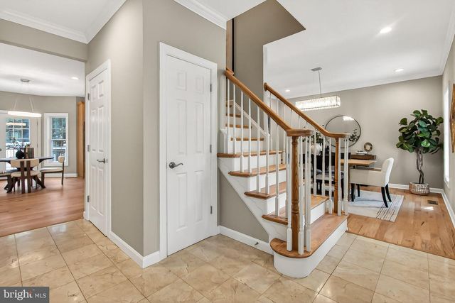909 19TH ST S, Arlington, VA 22202