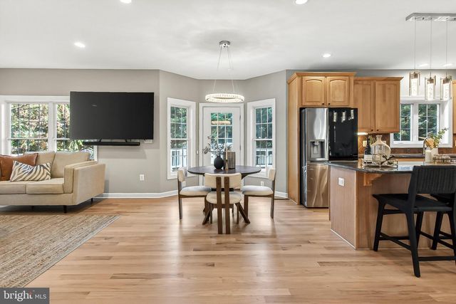 909 19TH ST S, Arlington, VA 22202
