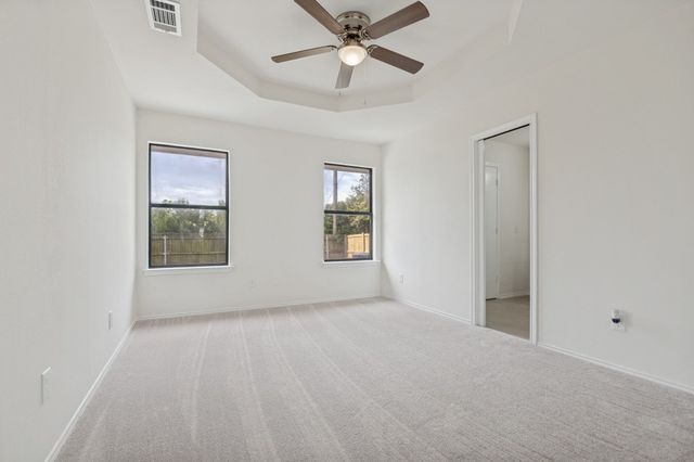 1905 Lakeview Drive, Grand Prairie, TX 75051