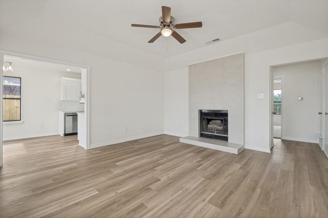 1905 Lakeview Drive, Grand Prairie, TX 75051