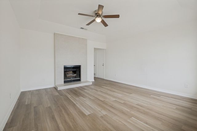 1905 Lakeview Drive, Grand Prairie, TX 75051