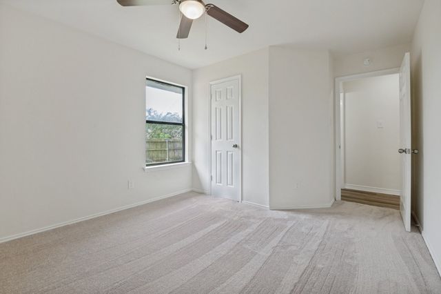 1905 Lakeview Drive, Grand Prairie, TX 75051