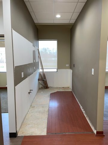 222 Vollmer Road 1B, Chicago Heights, IL 60411