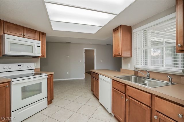 1423 SE 18th ST, Cape Coral, FL 33990