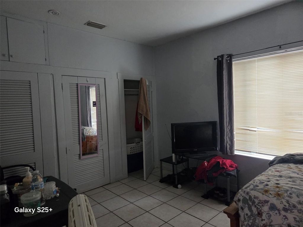 Image 9 of property listing at 1302 E 26TH AVENUE, Tampa, FL 33605