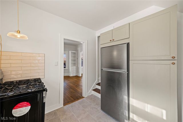 1061 Greyton Road, Cleveland Heights, OH 44112