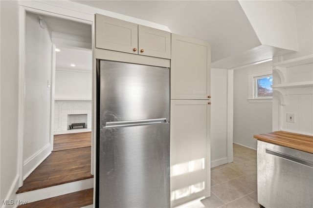 1061 Greyton Road, Cleveland Heights, OH 44112