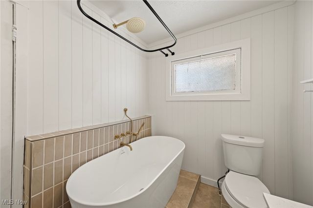 1061 Greyton Road, Cleveland Heights, OH 44112