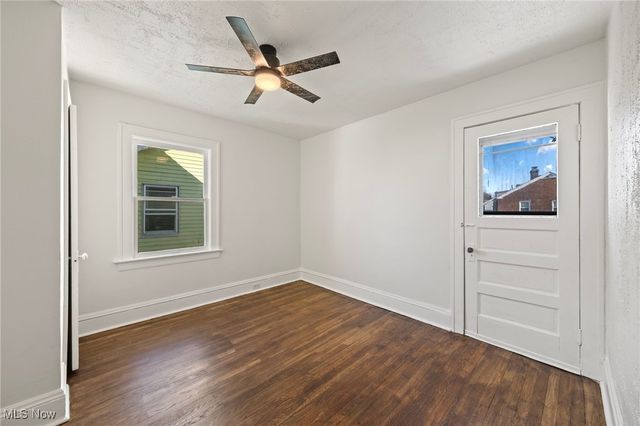 1061 Greyton Road, Cleveland Heights, OH 44112