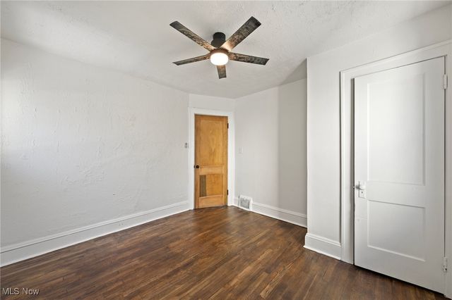 1061 Greyton Road, Cleveland Heights, OH 44112