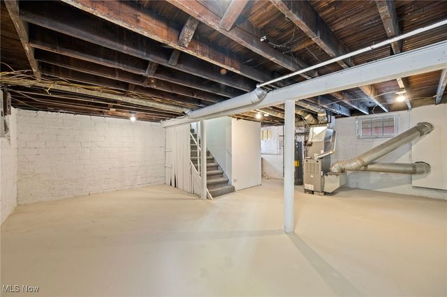 1061 Greyton Road, Cleveland Heights, OH 44112