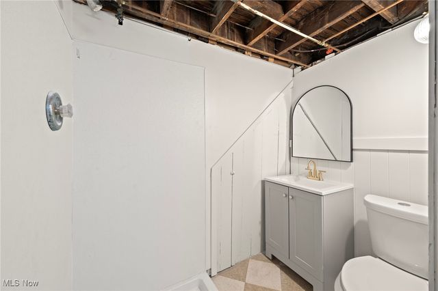 1061 Greyton Road, Cleveland Heights, OH 44112