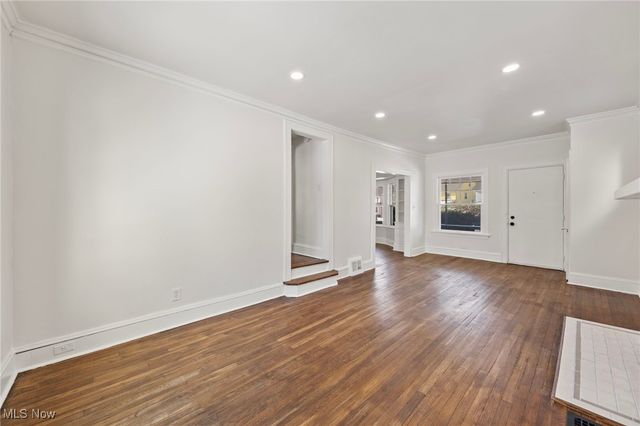 1061 Greyton Road, Cleveland Heights, OH 44112