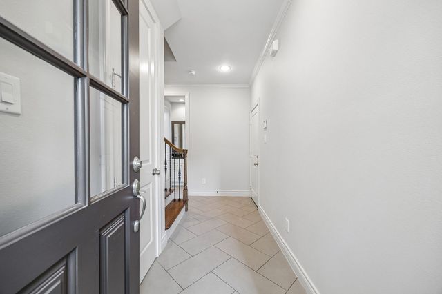 539 W 25th Street A, Houston, TX 77008