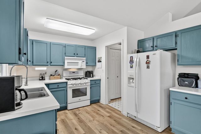 1919 Cloverdale Way, Belvidere, IL 61008