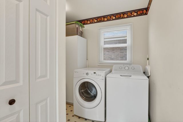 1919 Cloverdale Way, Belvidere, IL 61008