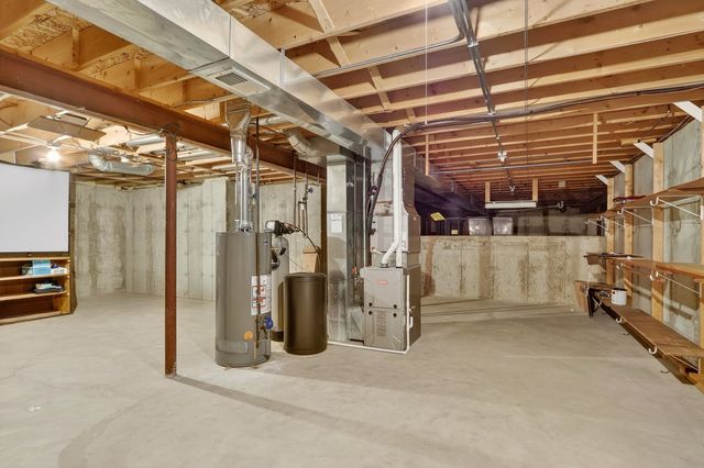 1919 Cloverdale Way, Belvidere, IL 61008