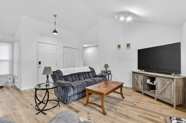 1919 Cloverdale Way, Belvidere, IL 61008