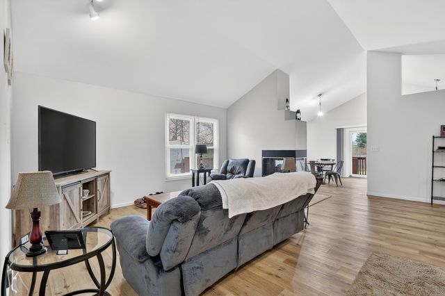 1919 Cloverdale Way, Belvidere, IL 61008