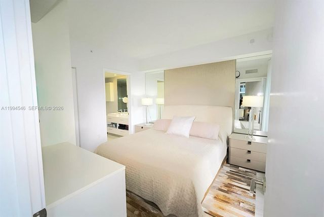 55 SW 9th St 1001, Miami, FL 33130