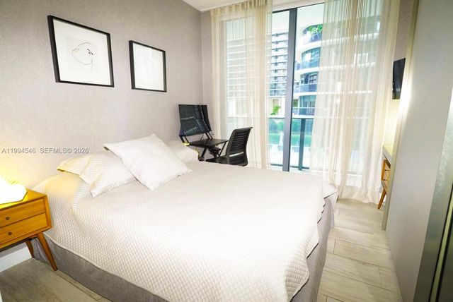 55 SW 9th St 1001, Miami, FL 33130