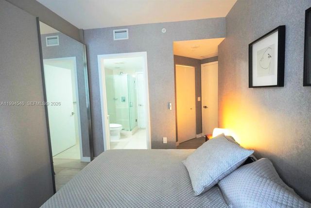 55 SW 9th St 1001, Miami, FL 33130