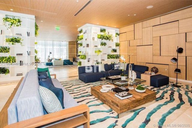 55 SW 9th St 1001, Miami, FL 33130