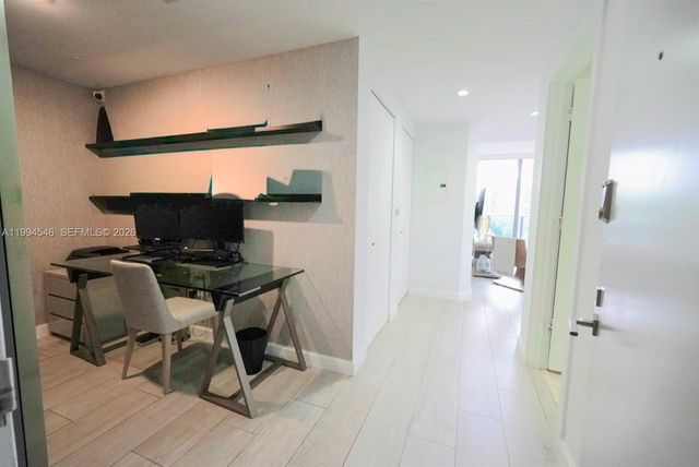 55 SW 9th St 1001, Miami, FL 33130