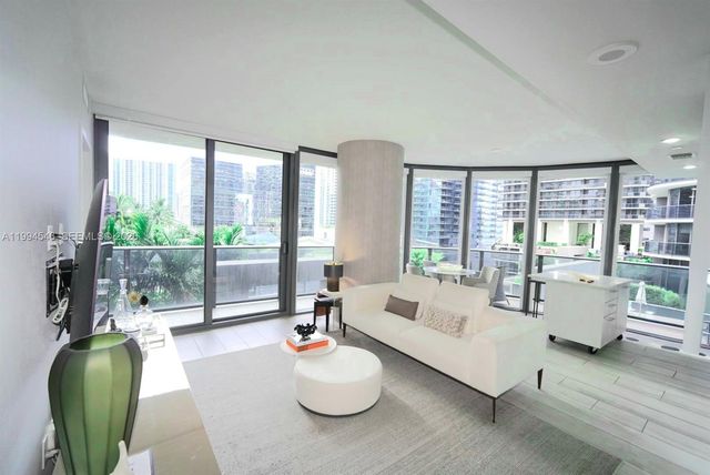 55 SW 9th St 1001, Miami, FL 33130