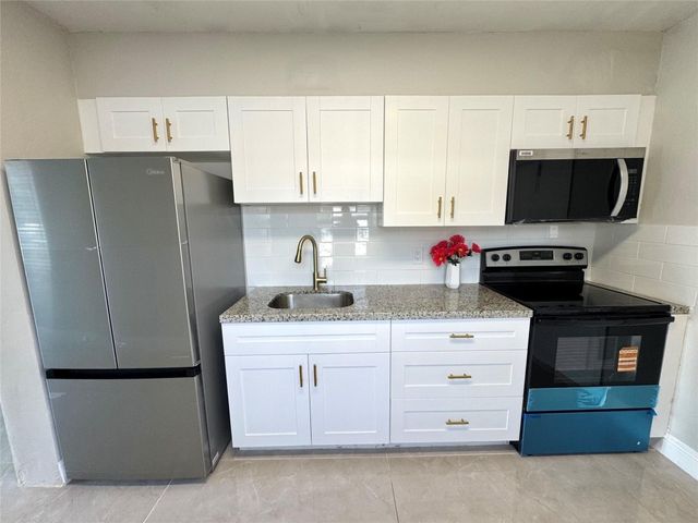 2638 NW 10th Street, Pompano Beach, FL 33069