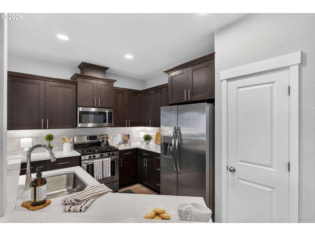 2876 S NECTARINE St, Cornelius, OR 97113