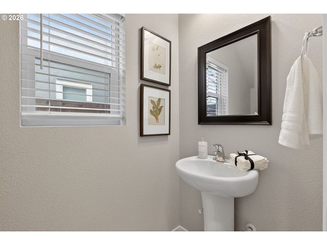 2876 S NECTARINE St, Cornelius, OR 97113