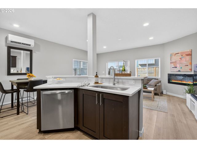 2876 S NECTARINE St, Cornelius, OR 97113