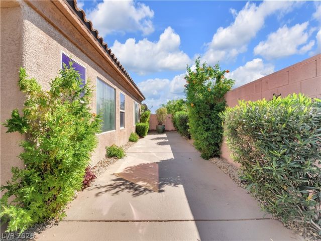 5475 Criollo Drive, Las Vegas, NV 89122