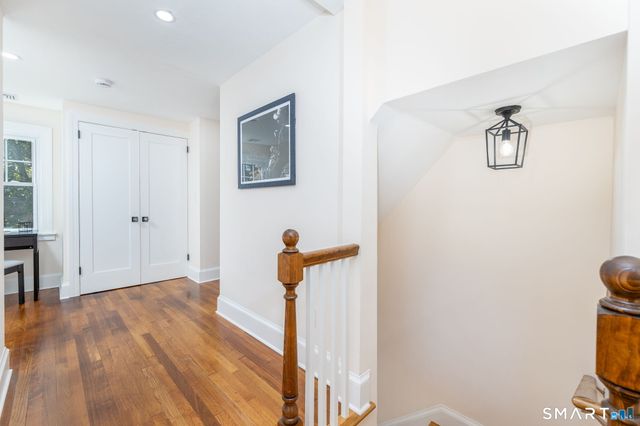 18 Eastview Street, West Hartford, CT 06107