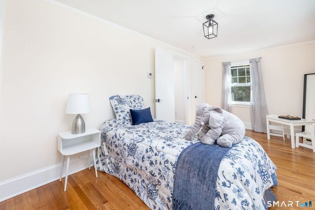 18 Eastview Street, West Hartford, CT 06107