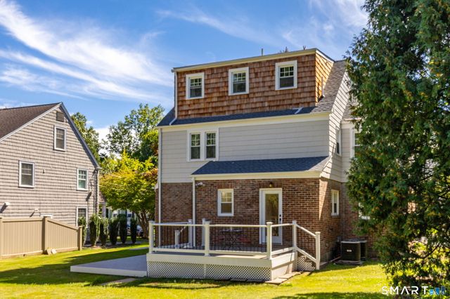 18 Eastview Street, West Hartford, CT 06107