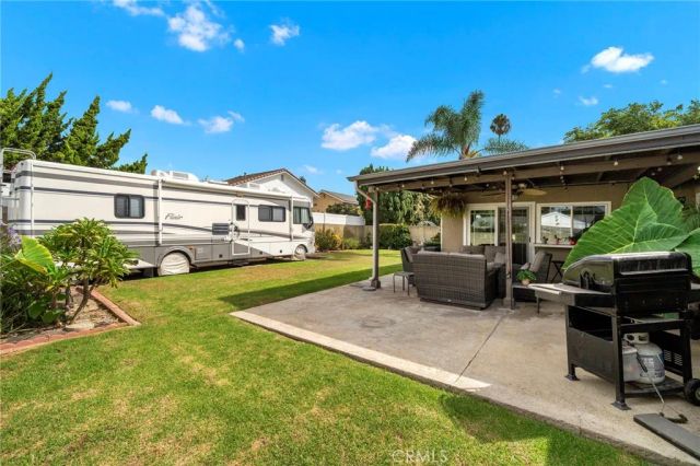 9735 Hibiscus Avenue, Fountain Valley, CA 92708