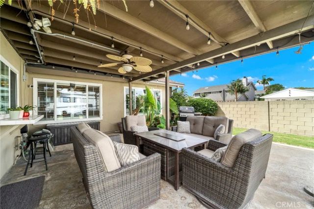 9735 Hibiscus Avenue, Fountain Valley, CA 92708