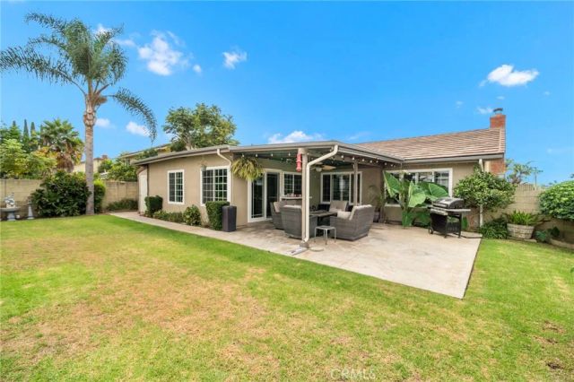 9735 Hibiscus Avenue, Fountain Valley, CA 92708