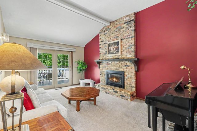 436 Rice Creek Boulevard NE, Fridley, MN 55432