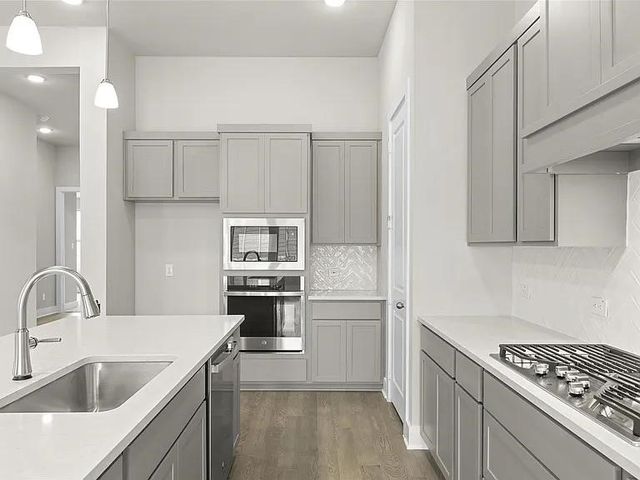 7020 Ladybug Lane, Aubrey, TX 76227