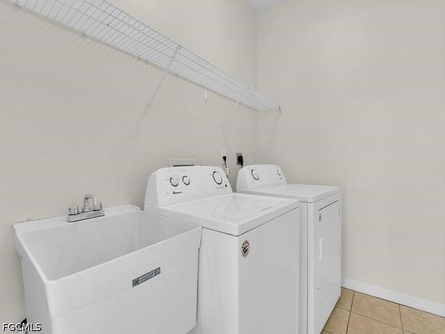 11204 Lakeland CIR, Fort Myers, FL 33913