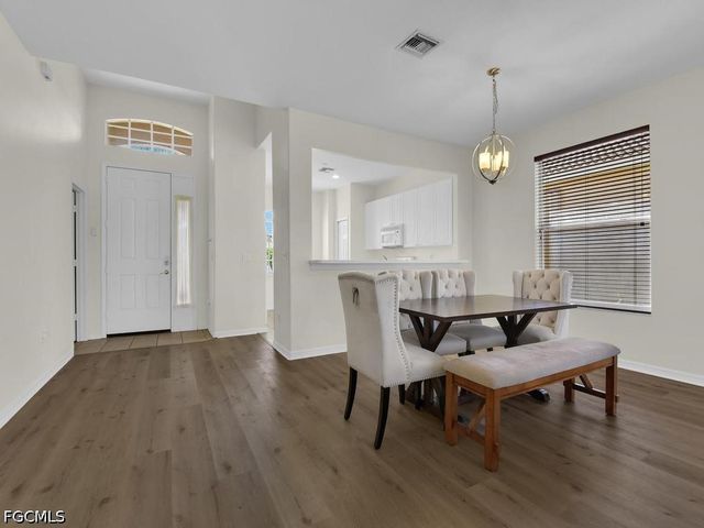 11204 Lakeland CIR, Fort Myers, FL 33913