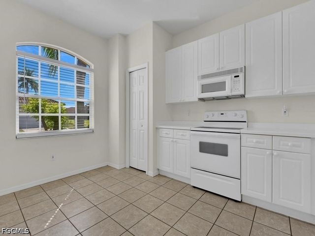 11204 Lakeland CIR, Fort Myers, FL 33913