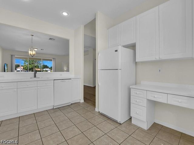 11204 Lakeland CIR, Fort Myers, FL 33913