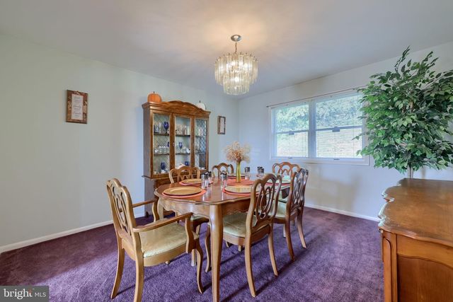 2001 PARKVIEW DR, Red Lion, PA 17356