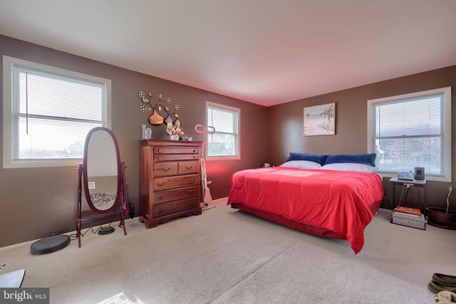 2001 PARKVIEW DR, Red Lion, PA 17356