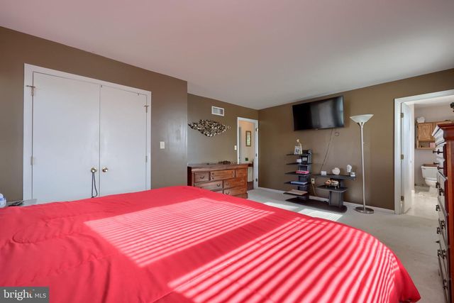 2001 PARKVIEW DR, Red Lion, PA 17356